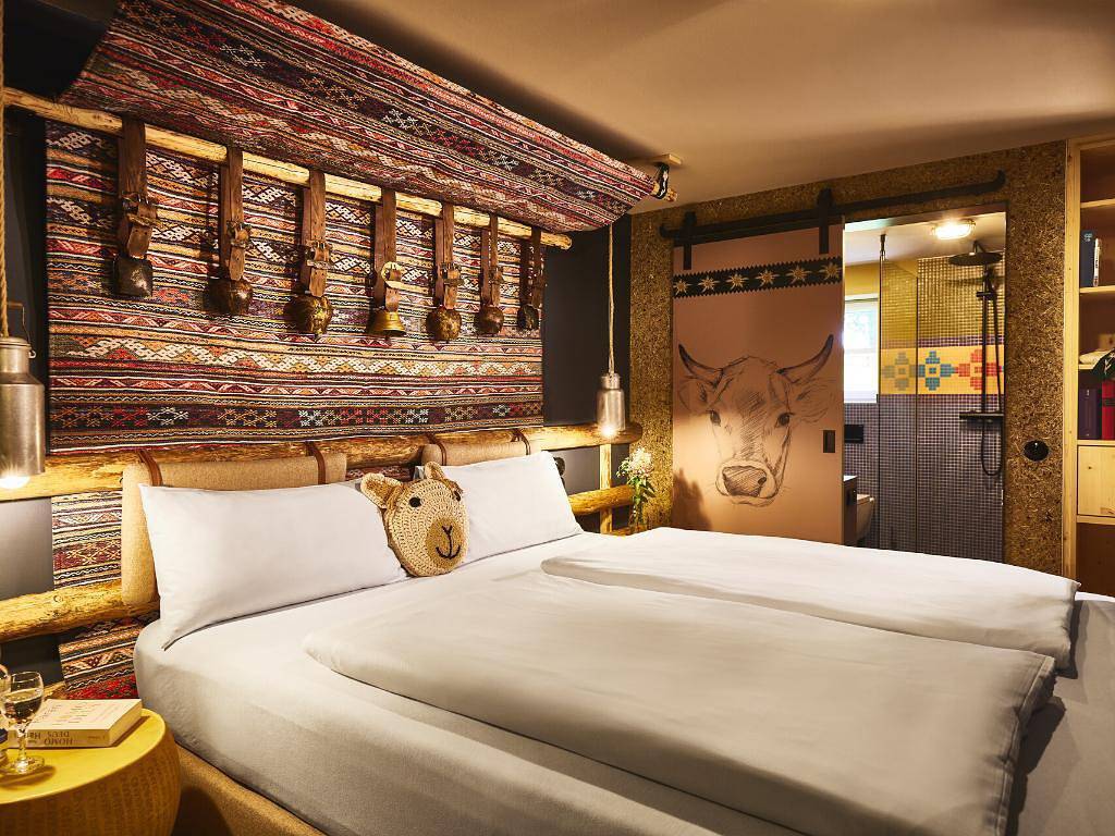 Ganze Ferienwohnung, Zimmer 2, Großes Älpler-Zimmer mit Frühstück in Grünten, Rettenberg