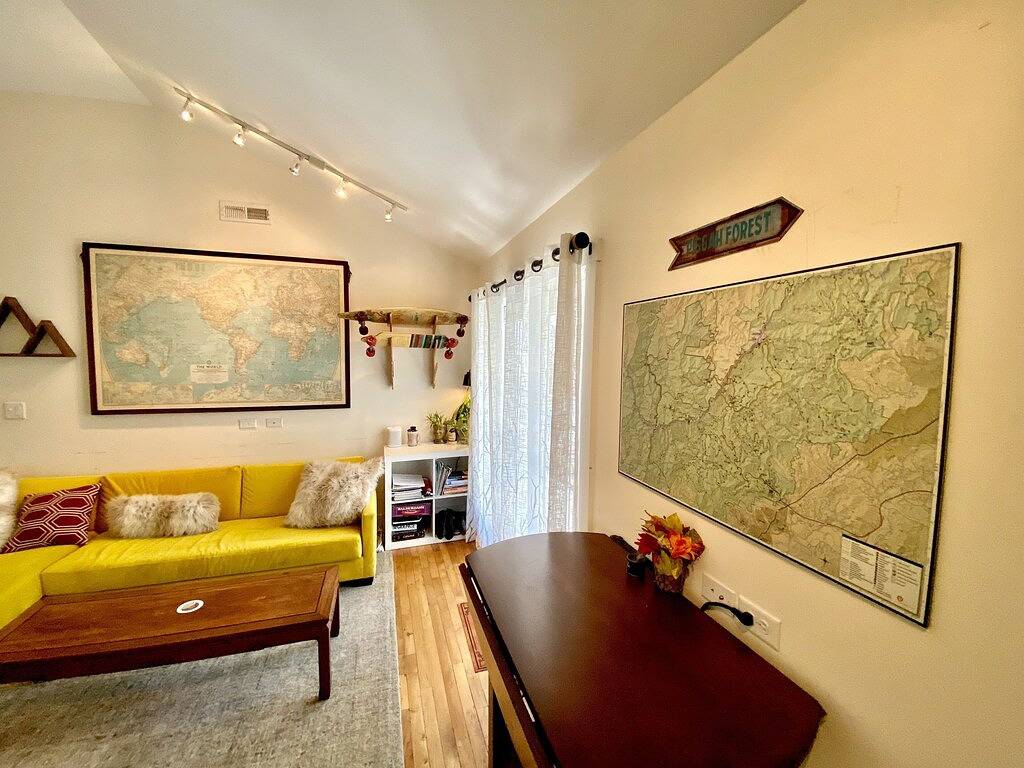 Incredible fenced in dog friendly cottage in downtown Brevard with hot tub! in Brevard, Transylvania County