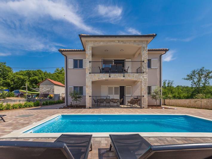 Ferienwohnung für 6 Personen, mit Pool und Terrasse sowie Garten - 1