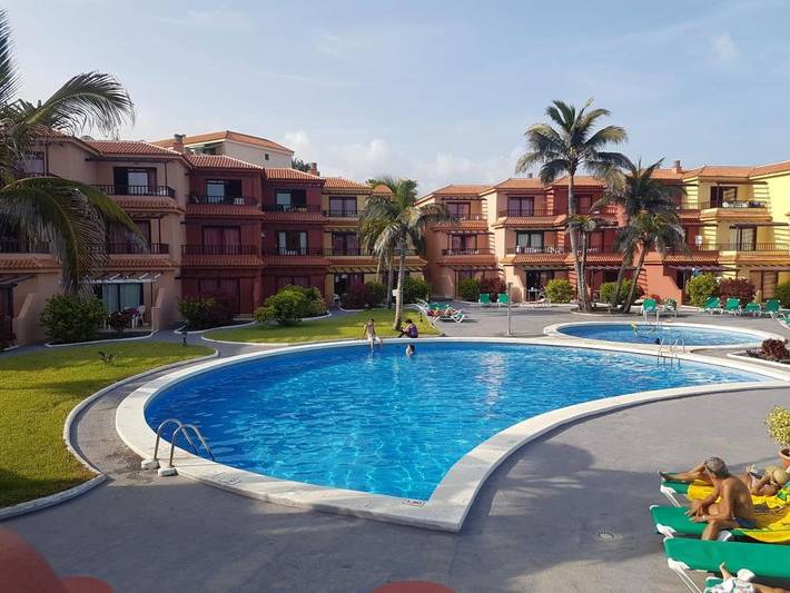 Apartamento para 3 personas, con vistas y jardín además de piscina y piscina para niños, Se admiten mascotas en Los Cancajos