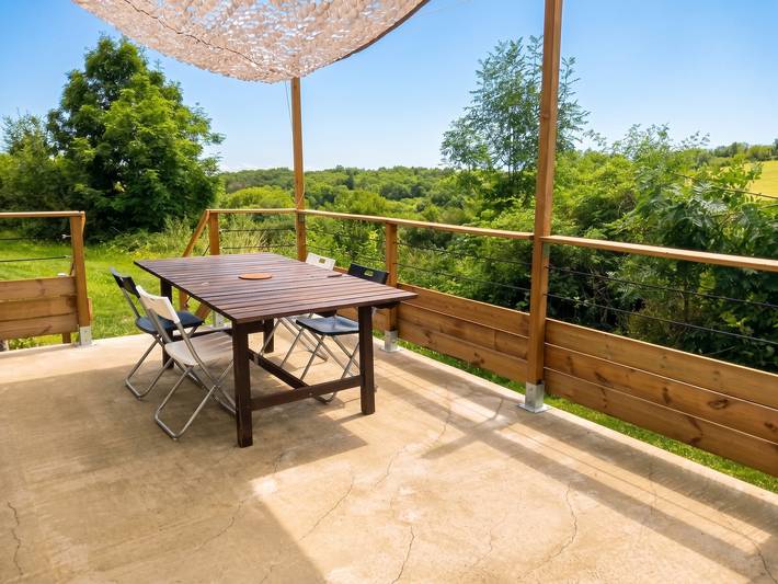 Location de vacances pour 6 personnes, avec Terrasse et Jardin à Véranne