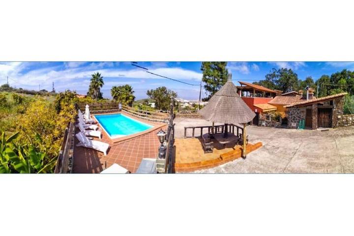 Casa de vacaciones para 12 personas, con jardín además de piscina y vistas - 1