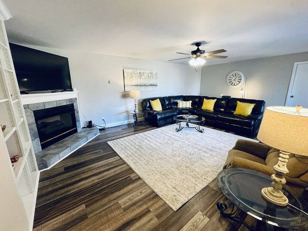 Lakefront Retreat with Dock and Fire Pit in Kentucky Lake