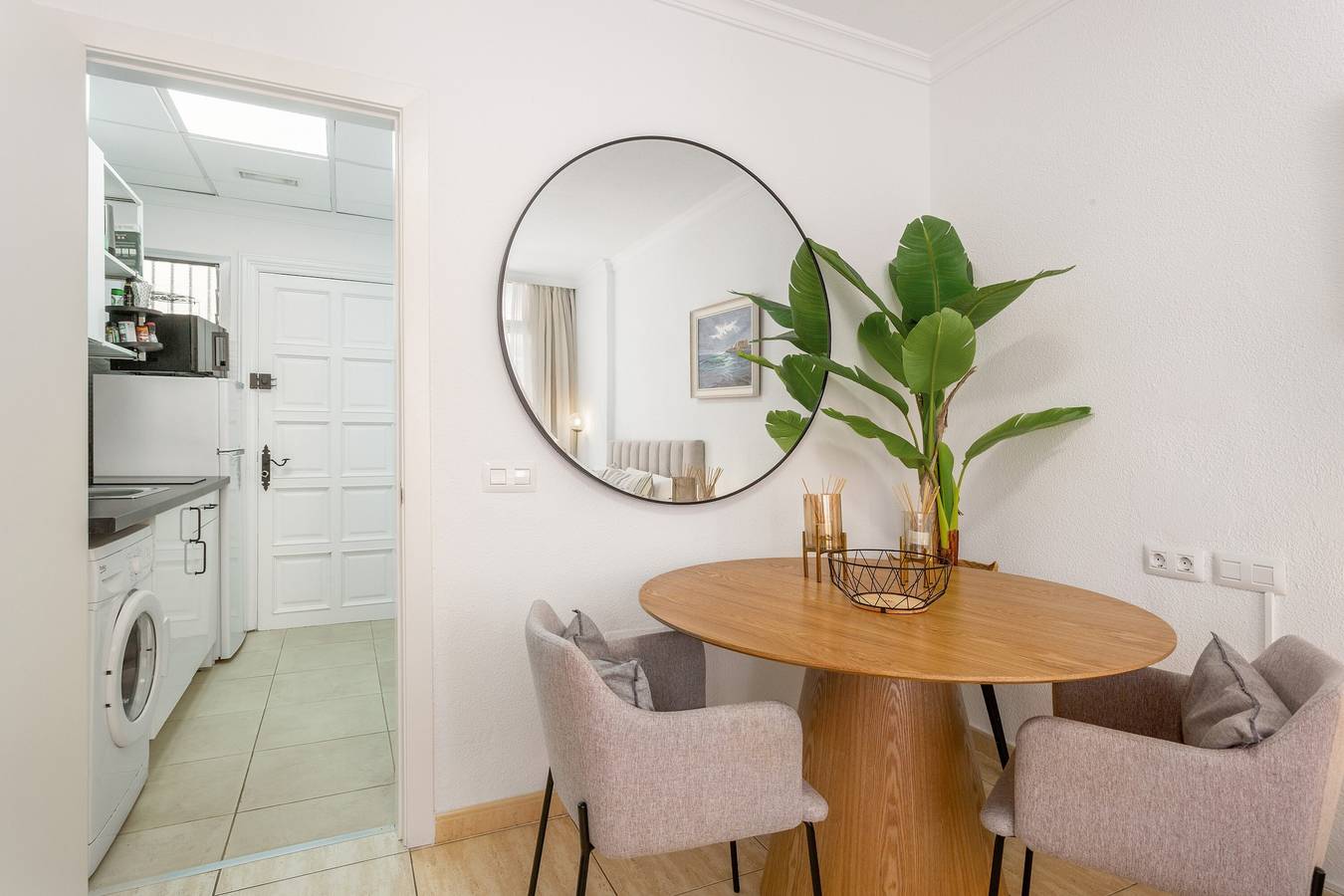 Ganze Wohnung, Ferienwohnung 'Nuevo, Piscina Y Mar A 1 Paso' mit Gemeinschaftspool, Wlan und Klimaanlage in Playa Martianez, Puerto de la Cruz