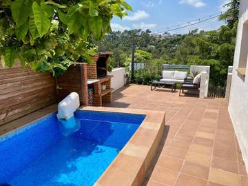 Casa rural con piscina para 7 personas, con vistas además de piscina y jardín, Se admiten mascotas en Valles Occidental