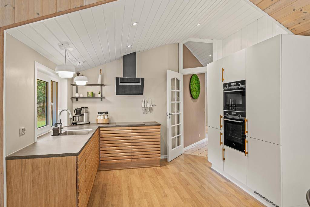 Herrlich großes 4-Sterne-Ferienhaus mit Whirlpool und Sauna in Henne, Filsø See