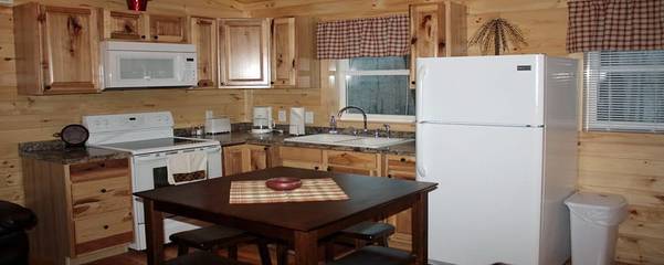 Log Cabin for 2 Guests in Hocking Hills, Hocking County, Picture 1