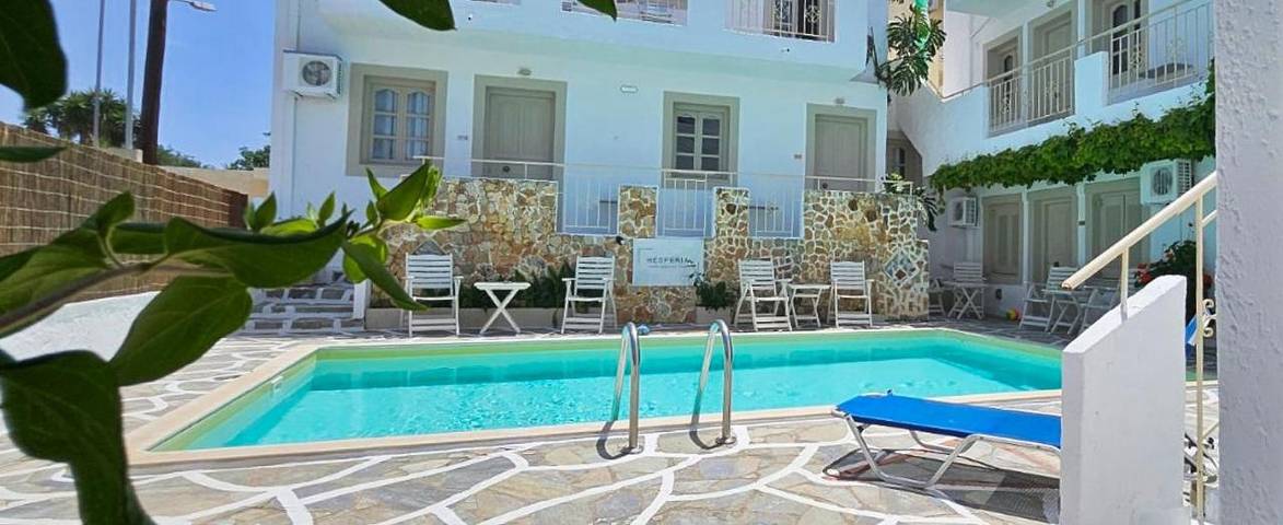Chambre d’hôte pour 3 personnes, avec vue ainsi que piscine et balcon à Chersónissos - 2