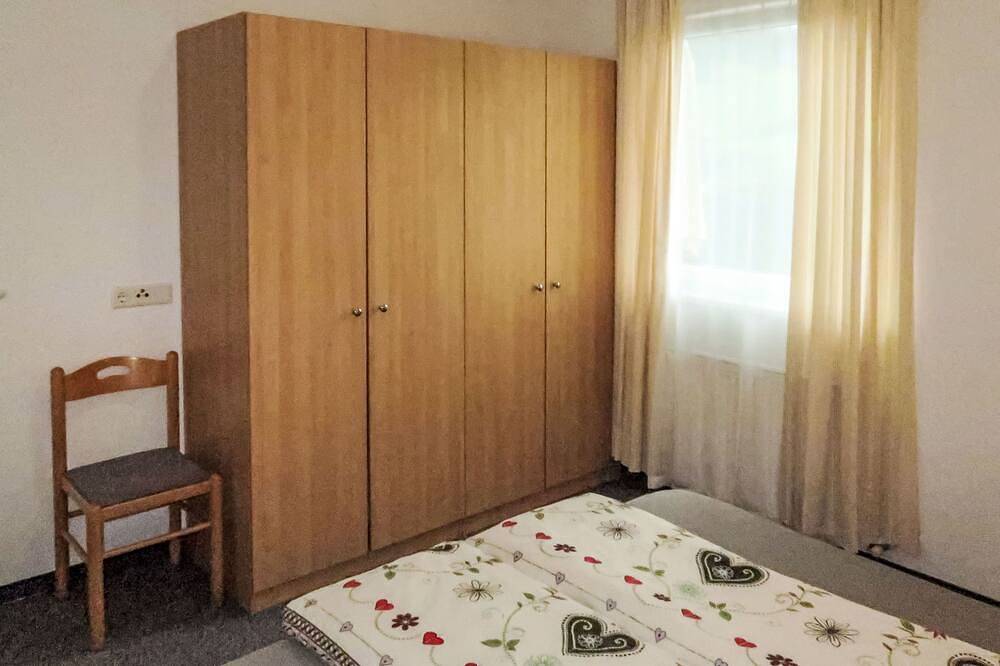 Ganze Wohnung, Kristall in Glockturmkamm, Fendels