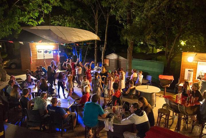 Gîte pour 4 personnes, avec piscine et terrasse à Saint-Thibéry - 2