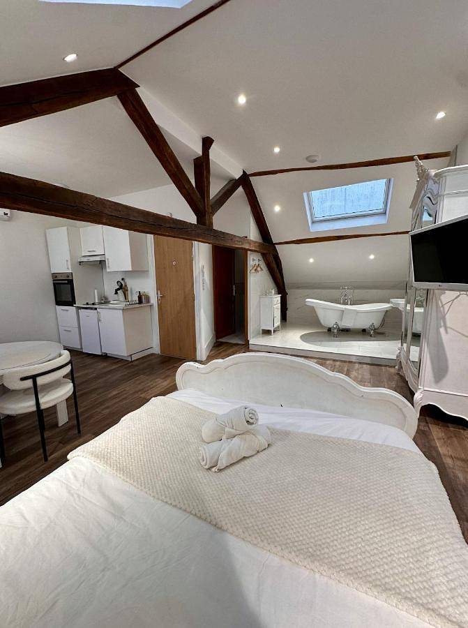 Appartement entier, Studio 3 des Remparts à 5 mins de Charleville-Mézières in Warcq, Ardennes