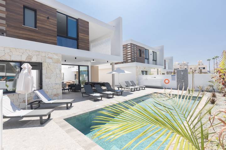 Villa pour 9 personnes, avec balcon ainsi que piscine et jardin à Ayia Napa - 3