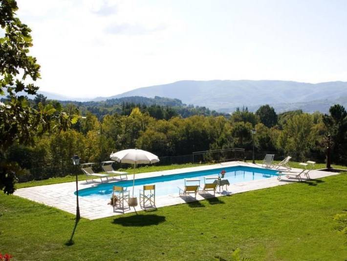 Agriturismo per 6 persone, con Balcone e Idromassaggio nonché Terrazza e Giardino a Poppi
