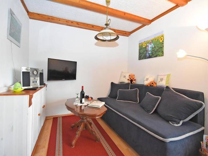 Ferienhaus für 2 Personen, mit Terrasse und Garten in Langewiesen