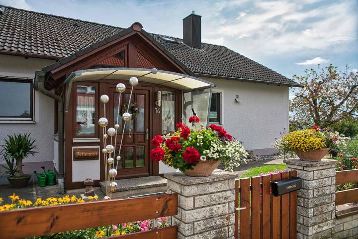 Ferienwohnung für 3 Personen, mit Balkon und Balkon/Terrasse sowie Terrasse und Garten in Haundorf
