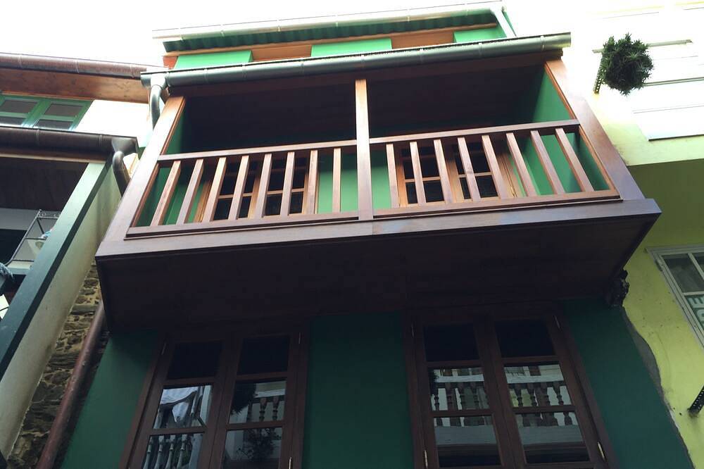 Schönes Haus für 4 Personen in der Altstadt in unmittelbarer Nähe zum Strand in Pontedeume, Costa de Galicia