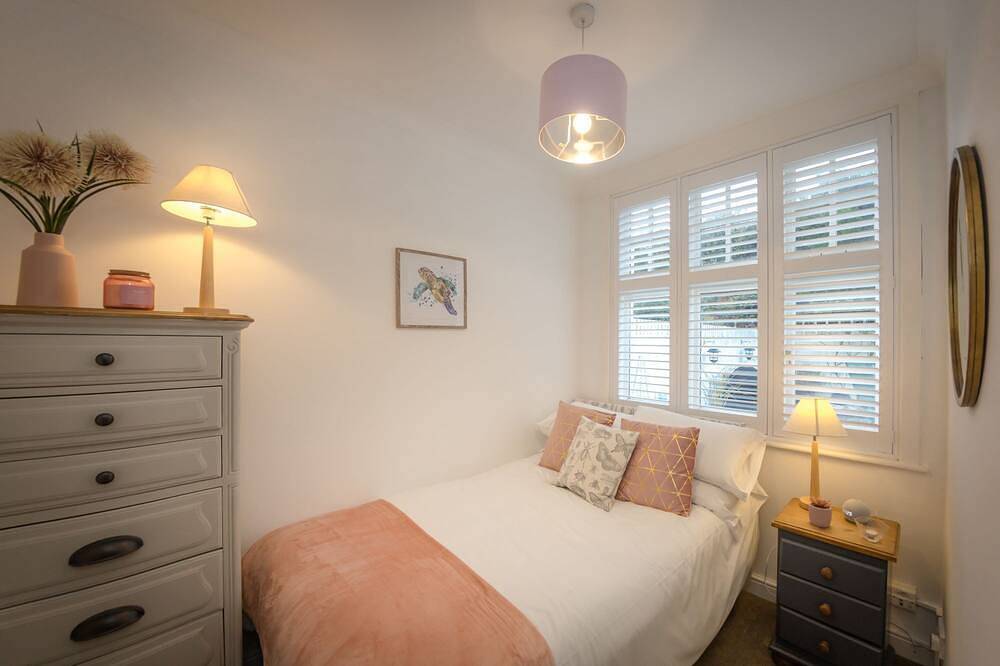 Apartamento entero, Shipside - spacious, stylish patio garden apartment in Meads village area in Eastbourne, Sussex Oriental