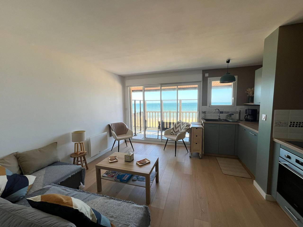 Apartamento entero, Apartamento frente al mar, 4 pers, Bernières-sur-Mer in Bernières-sur-Mer, Región de Caen