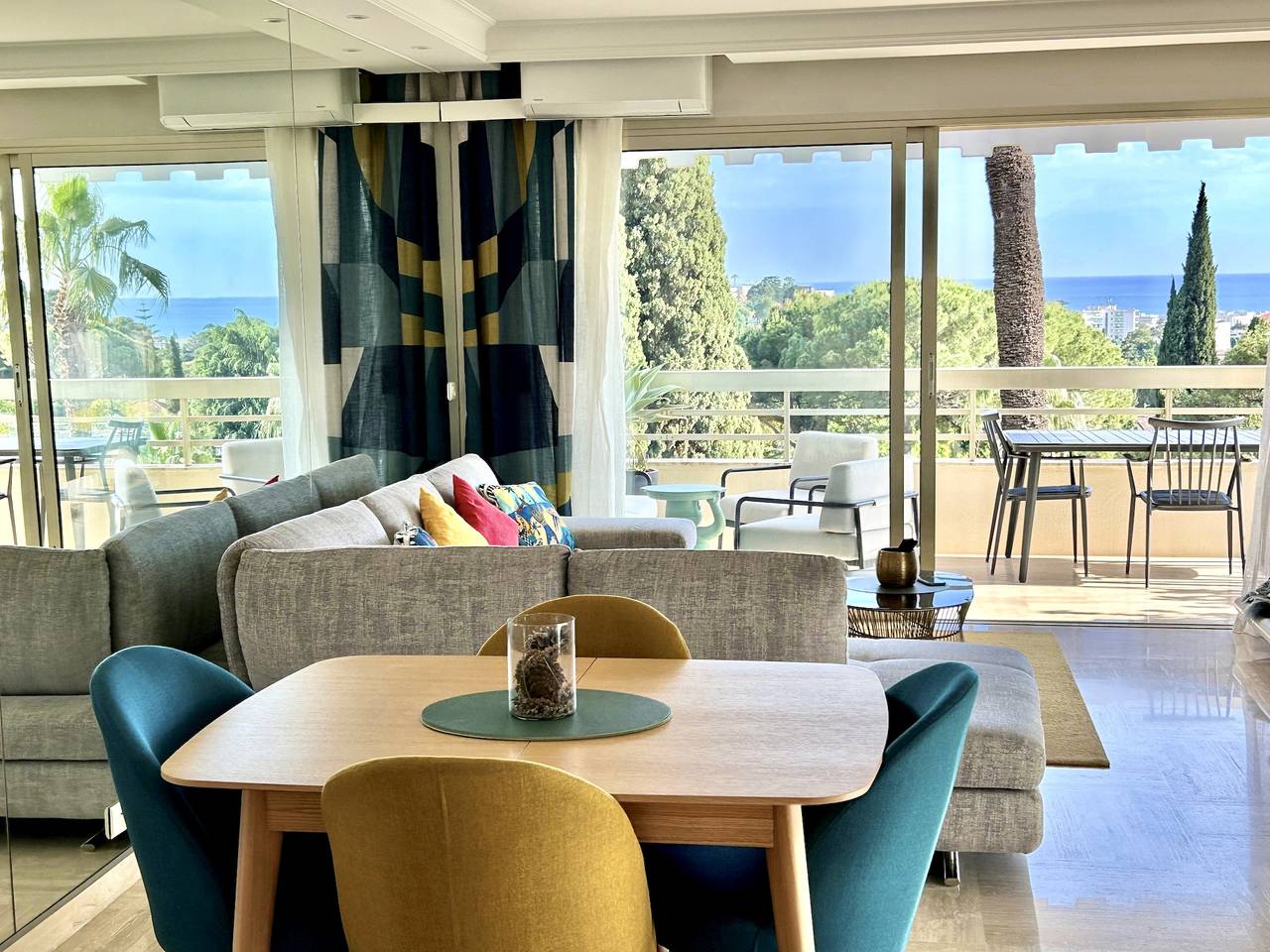 Apartamento entero, Bellavista / Bel appartement avec vue sur la mer in Cannes, Costa mediterránea (Francia)