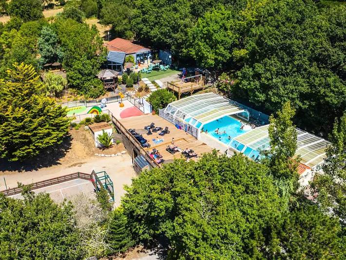 Camping pour 4 personnes, avec Terrasse à Talmont-Saint-Hilaire