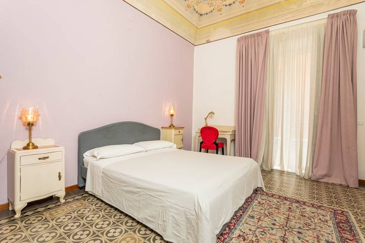 Kamer voor 3 personen, met balkon in Catania