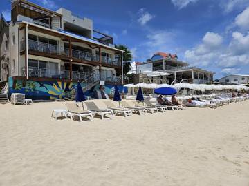 Gîte pour 4 personnes, avec terrasse et vue dans Baie de Grand Case
