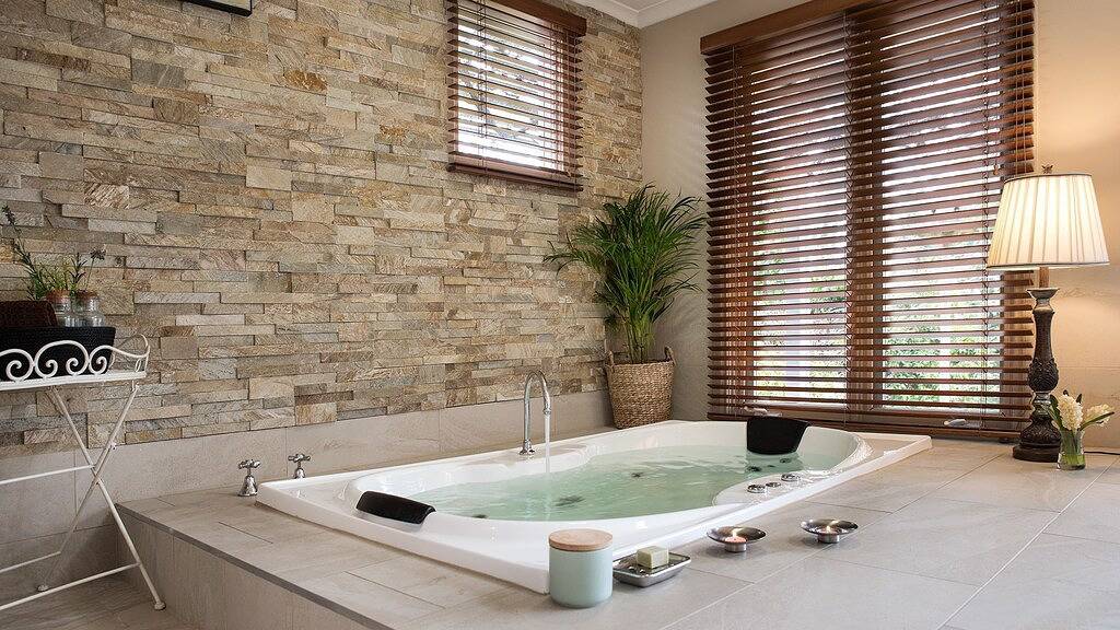 The Acorn is a romantic getaway in Daylesford, Hepburn Shire