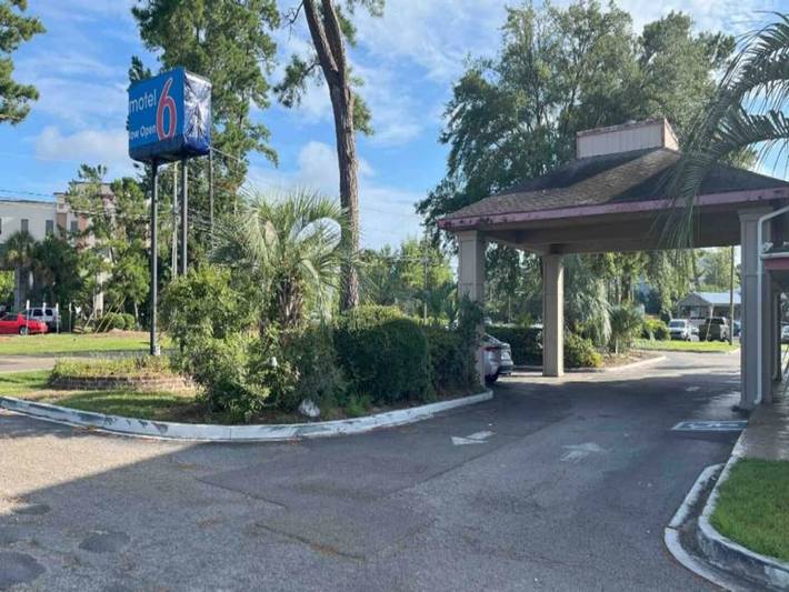 Entire apartment, Spacious King Bed|Free Parking|Wifi in Summerville, Berkeley County