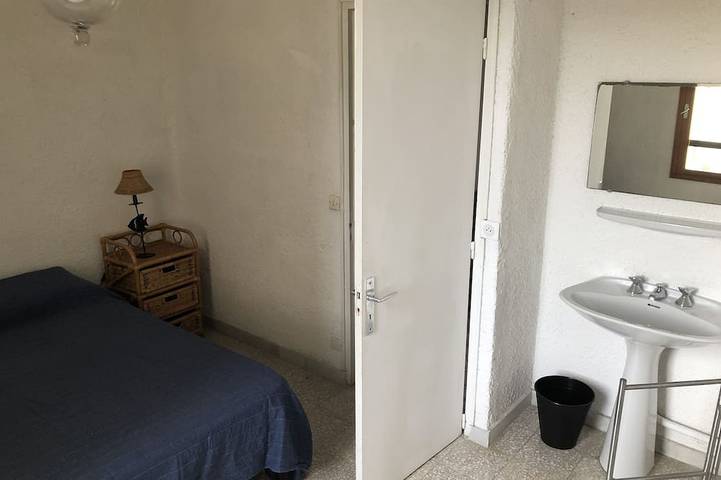 Gîte pour 5 personnes, avec jardin ainsi que balcon et jacuzzi dans Plage de la Roya - 4