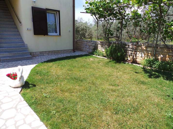 Ferienwohnung für 4 Personen, mit Balkon und Garten in Fazana - 4