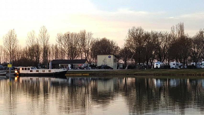 Camping pour 4 personnes, avec Terrasse ainsi que Jardin et Vue