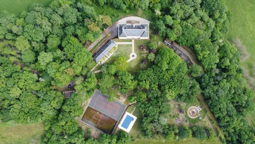 Location de vacances pour 4 personnes, avec vue et jardin ainsi que bassin pour enfant et piscine, adapté aux familles à Strenquels - 2