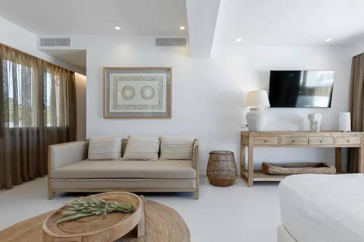 Gîte pour 2 personnes, avec piscine ainsi que balcon et vue dans Adamas - 4