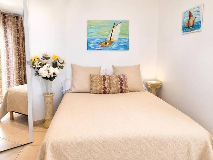 Gîte pour 2 personnes, avec Balcon et Terrasse ainsi que Jardin et Piscine à Barbières - 3