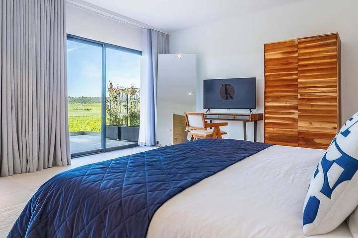 Chambre d’hôte pour 3 personnes, avec jardin et piscine à Plaissan