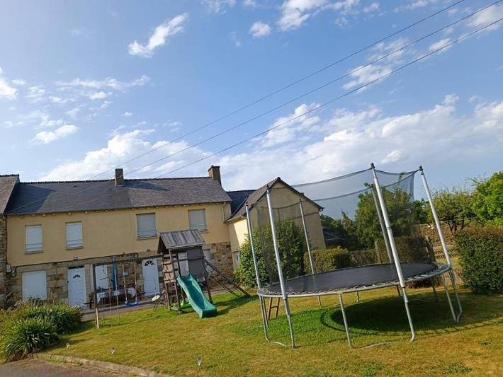 Location de vacances pour 12 personnes, avec vue et jardin, animaux acceptés à Guitté - 2