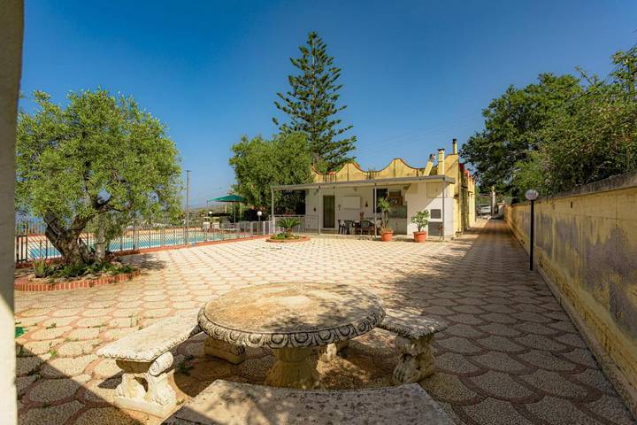 Villa pour 8 personnes, avec jardin ainsi que vue et piscine, adapté aux familles à Trabia - 3