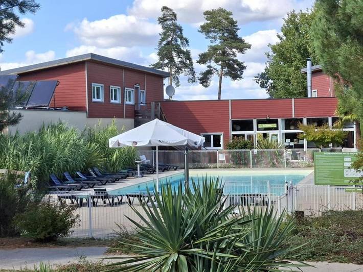 Gîte pour 4 personnes, avec Terrasse ainsi que Jardin et Piscine à Chaveignes - 3