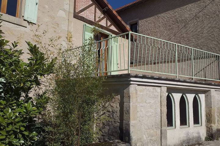 Ganze Wohnung, Unabhängiger Studioteil eines Quercynoise-Hauses. in Figeac, Lot