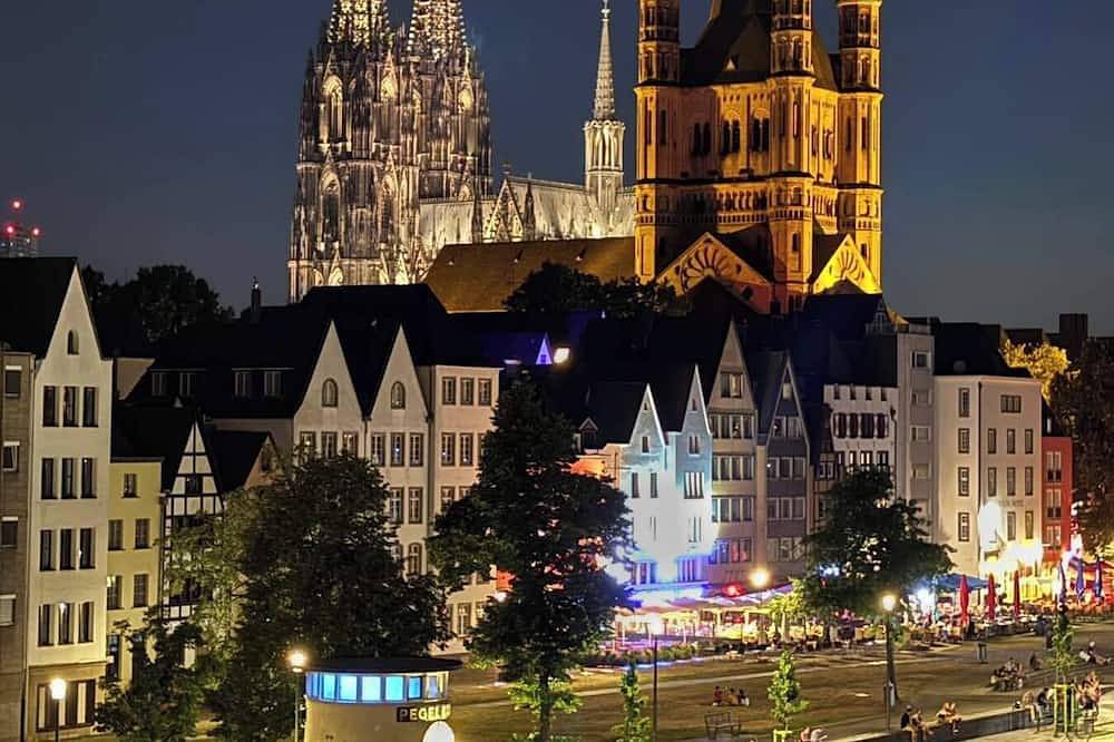 Geheel appartement, Quiet & cozy studios in a prime location. Direct proximity to the old town & Dom! in Keulen, Rijnland