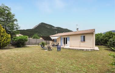Gîte pour 6 personnes, avec jardin et terrasse dans Lac de Castillon