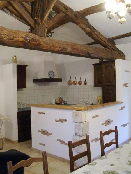 Location de vacances pour 2 personnes, avec jardin dans Yves - 4