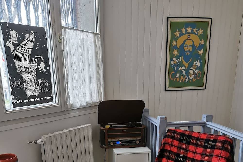 Ganze Wohnung, Apartment in pretty cottage in Montreuil, Seine-Saint-Denis