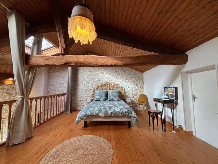 Location de vacances pour 4 personnes, avec Terrasse et Jardin ainsi que Piscine et Sauna à Meursac