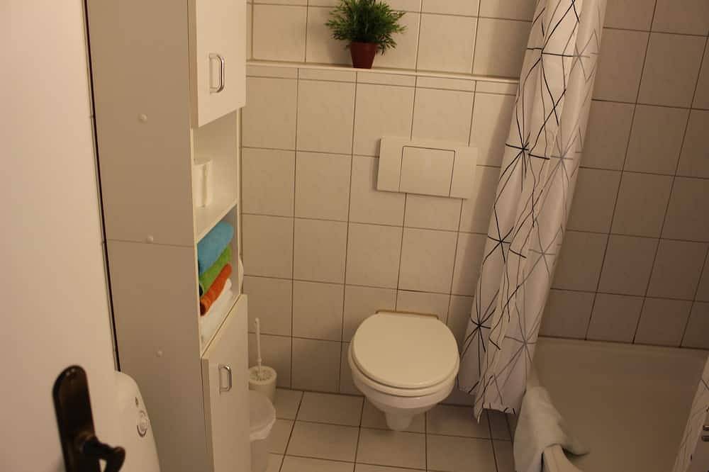 Ganze Wohnung, Zv-Scholtz, Bgh, Ap-17 in Burghausen, Landkreis Altötting