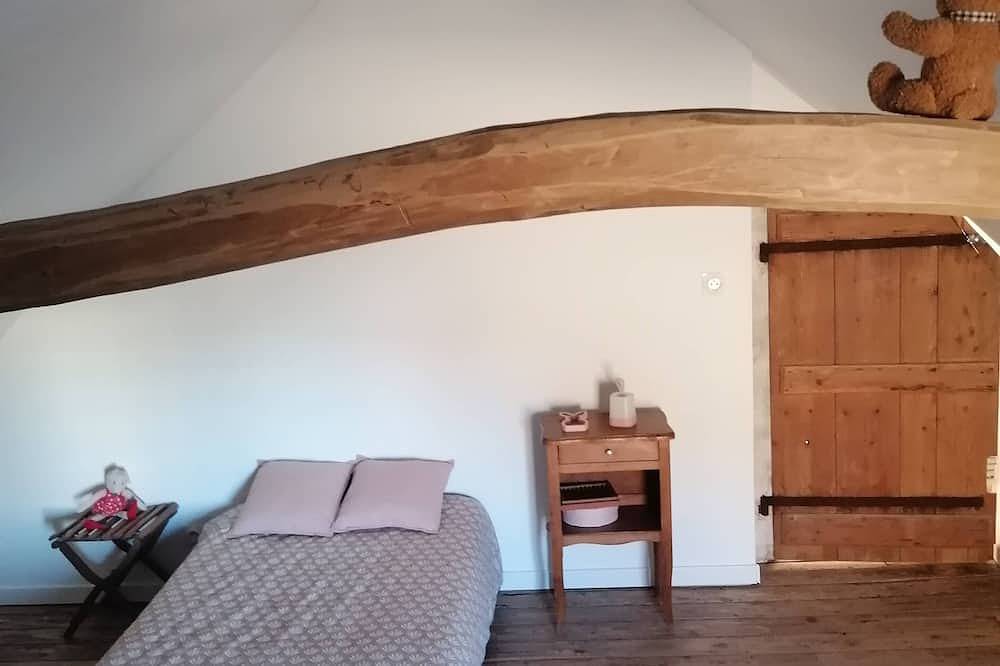 Maison ancienne  au calme in Soulaire-et-Bourg, Région d'Angers
