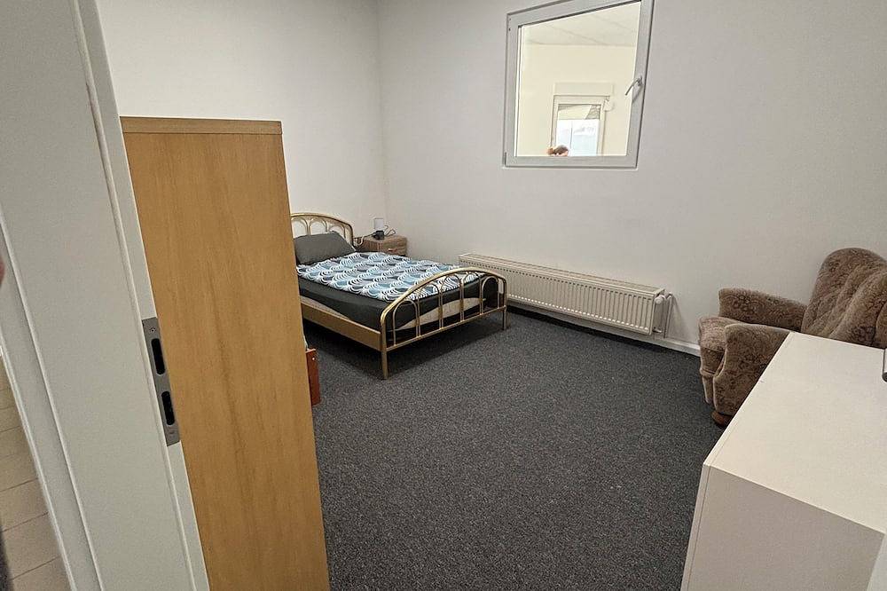 Ganze Wohnung, Gemütliche Ferienwohnung an der Saar nähe A8/A620 in Beckingen in Beckingen, Saargau