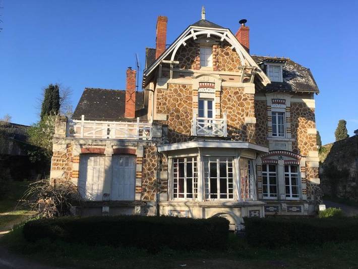 Cottage pour 2 personnes, avec vue et piscine ainsi que balcon et jardin à Le Thoureil