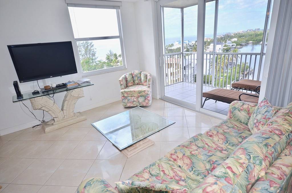 Ganze Wohnung, Spektakuläre Ausblicke auf die 9. Etage und Sonnenuntergänge! Schritte zum Strand. Kostenloses Wifi in der Suite. in Bonita Bay, Bonita Springs