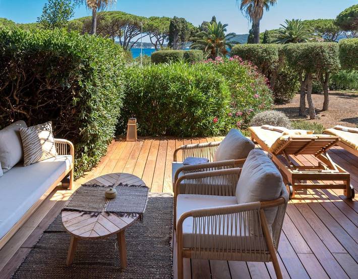 Gîte pour 4 personnes, avec terrasse et vue dans Golf De Beauvallon